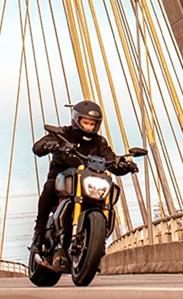 banner Diavel 1260 S