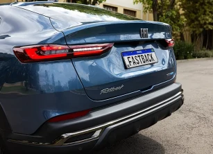 Vista da traseira do Fastback Hybrid