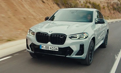 Lateral do veículo.