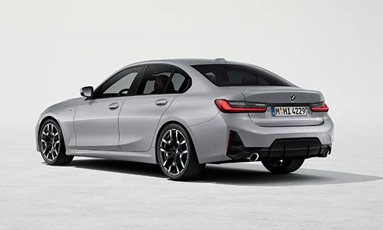 Abundância de equipamento. Abundância de M.