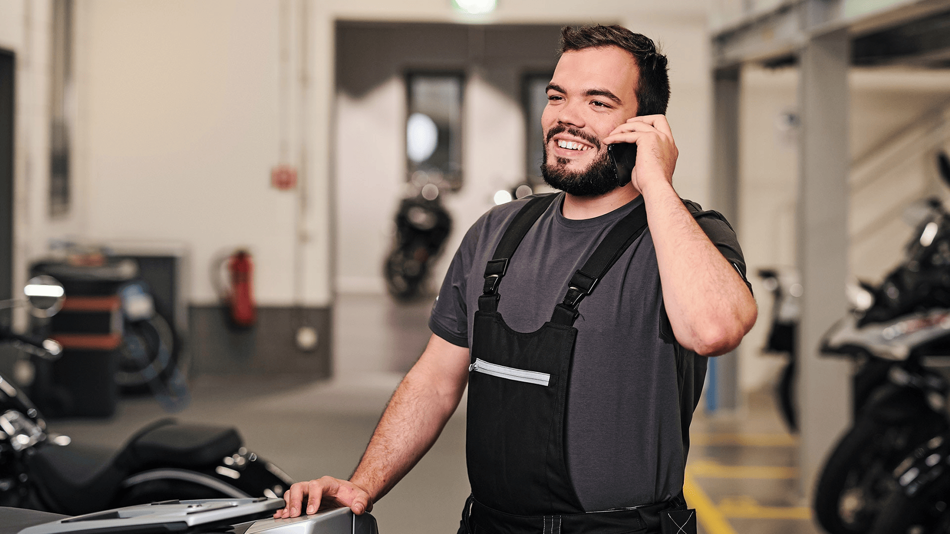 imagem motos na estarda