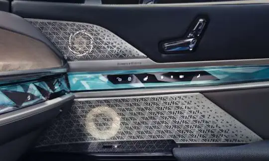 Sistema de som surround Bowers & Wilkins Diamond.