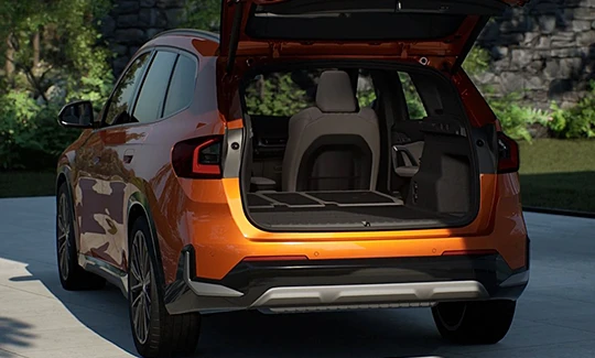 PORTA-MALAS AMPLO NO NOVO BMW X1.