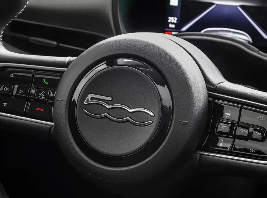 Volante multifuncional com acabamento bicolor