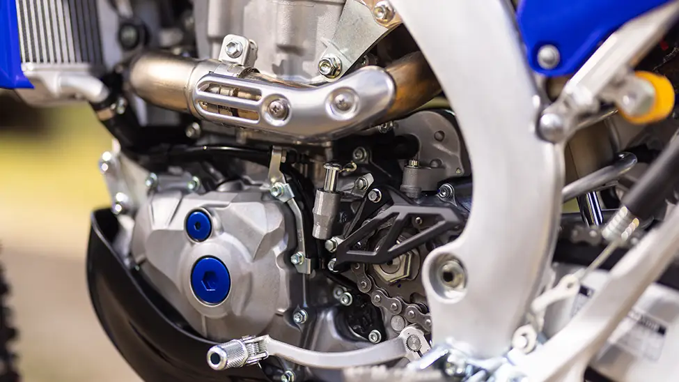 NOVA TRANSMISSÃO DE CINCO VELOCIDADES E NOVA EMBREAGEM