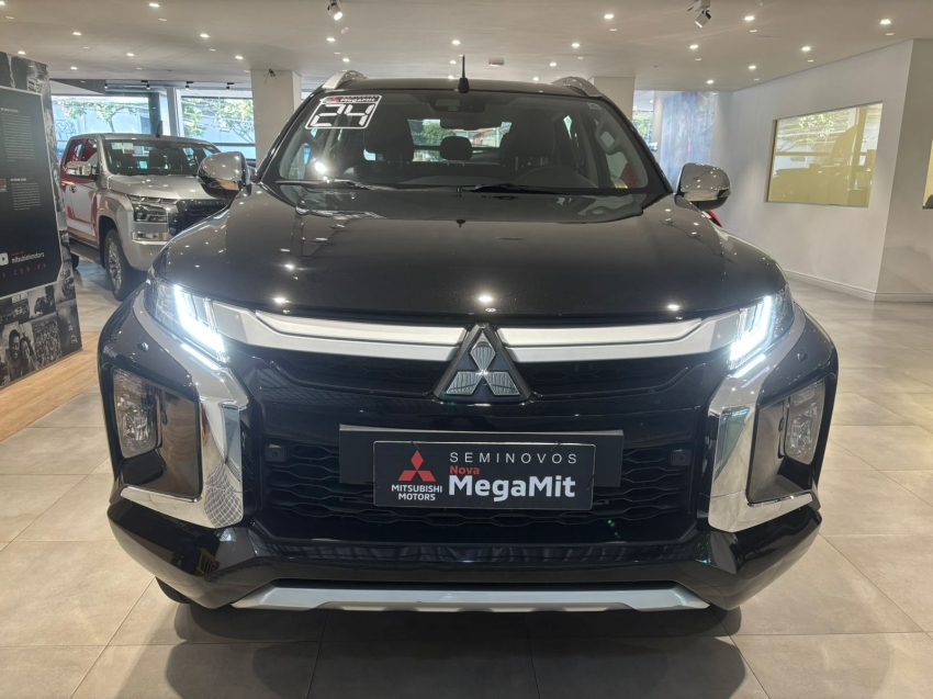 Mitsubishi-L200 TRITON-2.4 16V TURBO DIESEL SPORT HPE-S CD 4P 4X4 AUTOMÁTICO