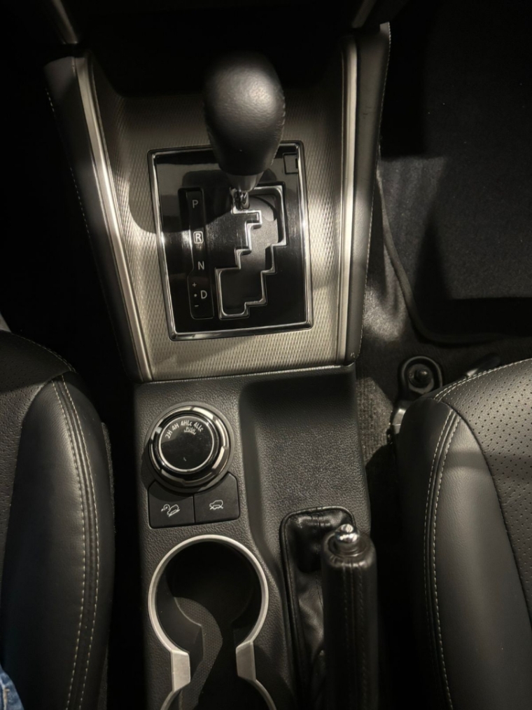 Mitsubishi-L200 TRITON-2.4 16V TURBO DIESEL SPORT HPE-S CD 4P 4X4 AUTOMÁTICO