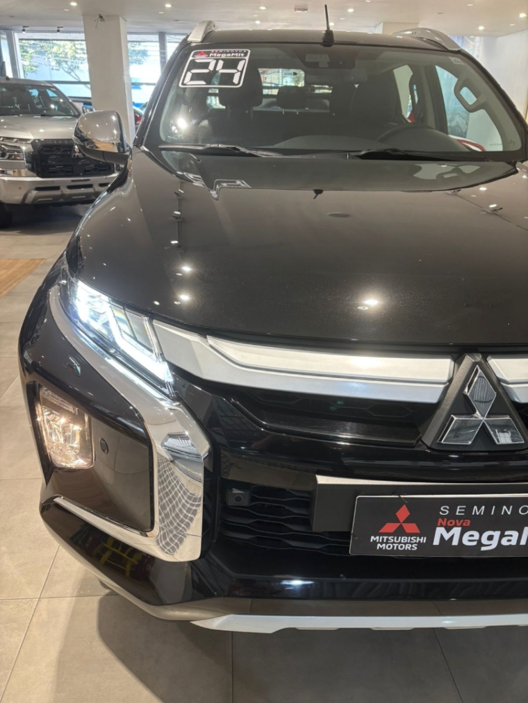 Mitsubishi-L200 TRITON-2.4 16V TURBO DIESEL SPORT HPE-S CD 4P 4X4 AUTOMÁTICO