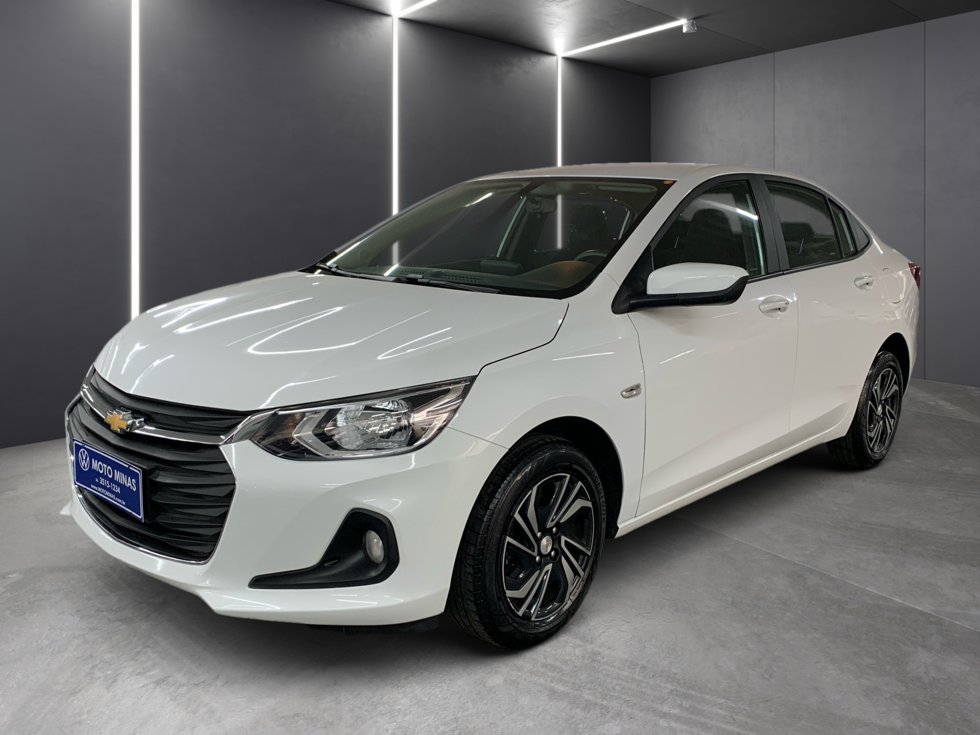 ONIX SEDAN Plus LT 1.0 12V Flex 4p Mec.