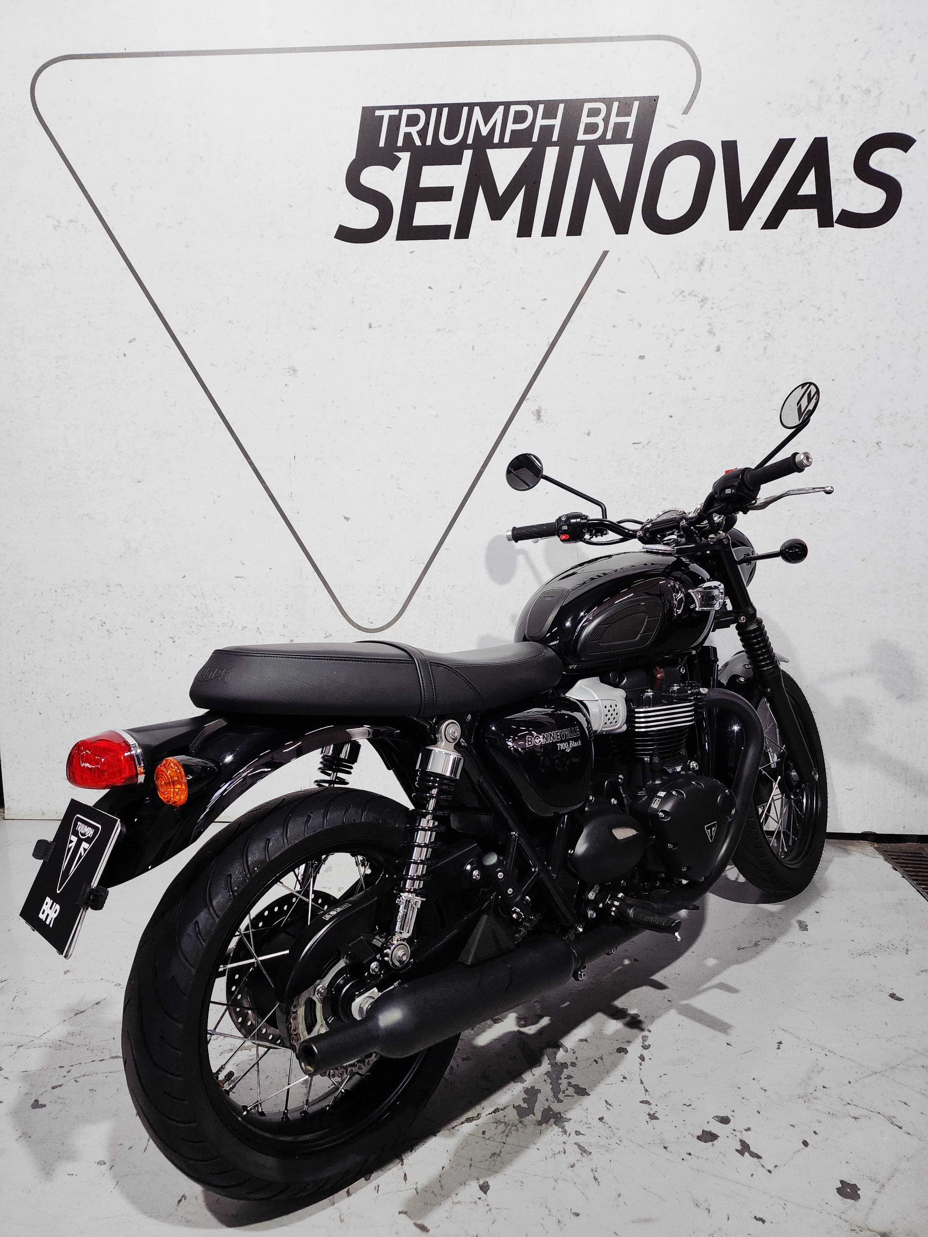 TRIUMPH-BONNEVILLE-BONNEVILLE T100 BLACK