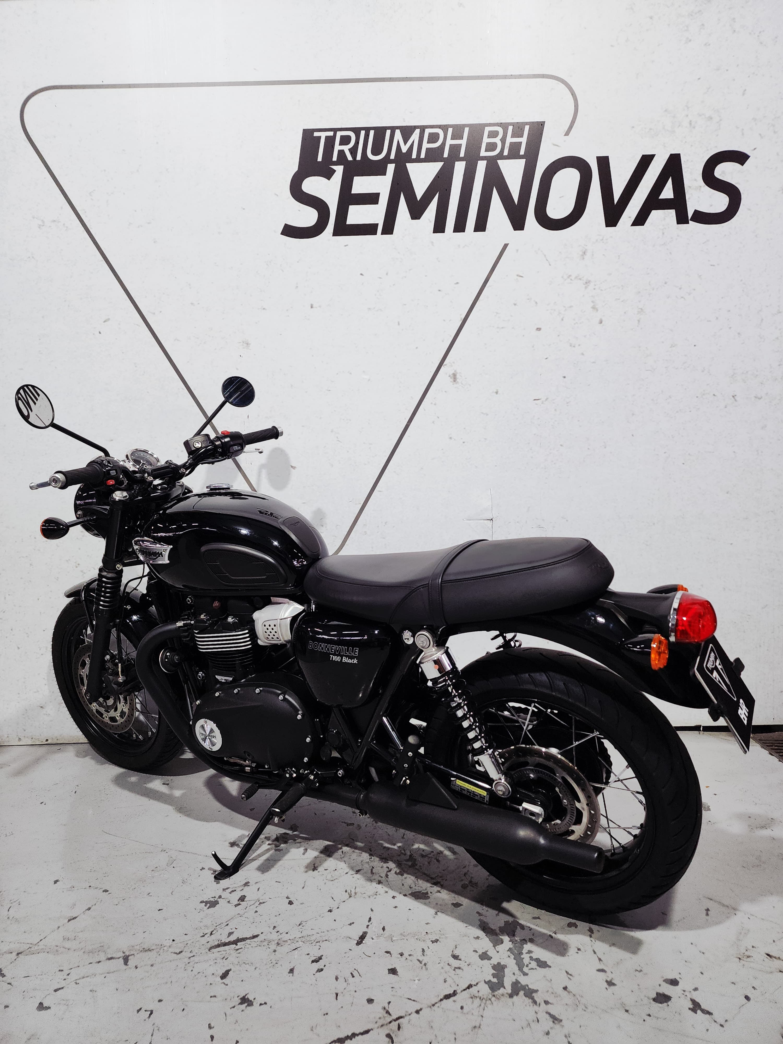 TRIUMPH-BONNEVILLE-BONNEVILLE T100 BLACK