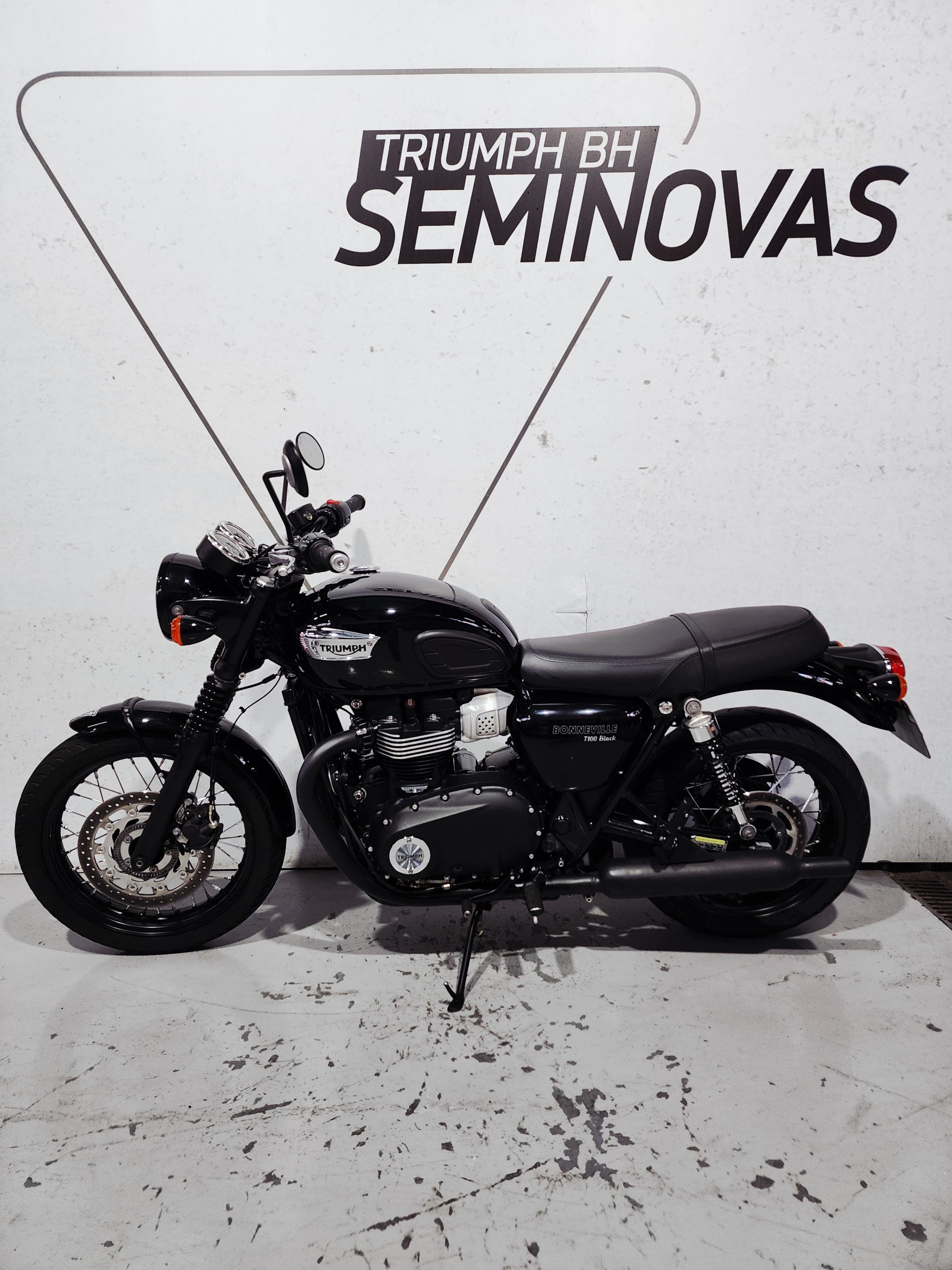TRIUMPH-BONNEVILLE-BONNEVILLE T100 BLACK