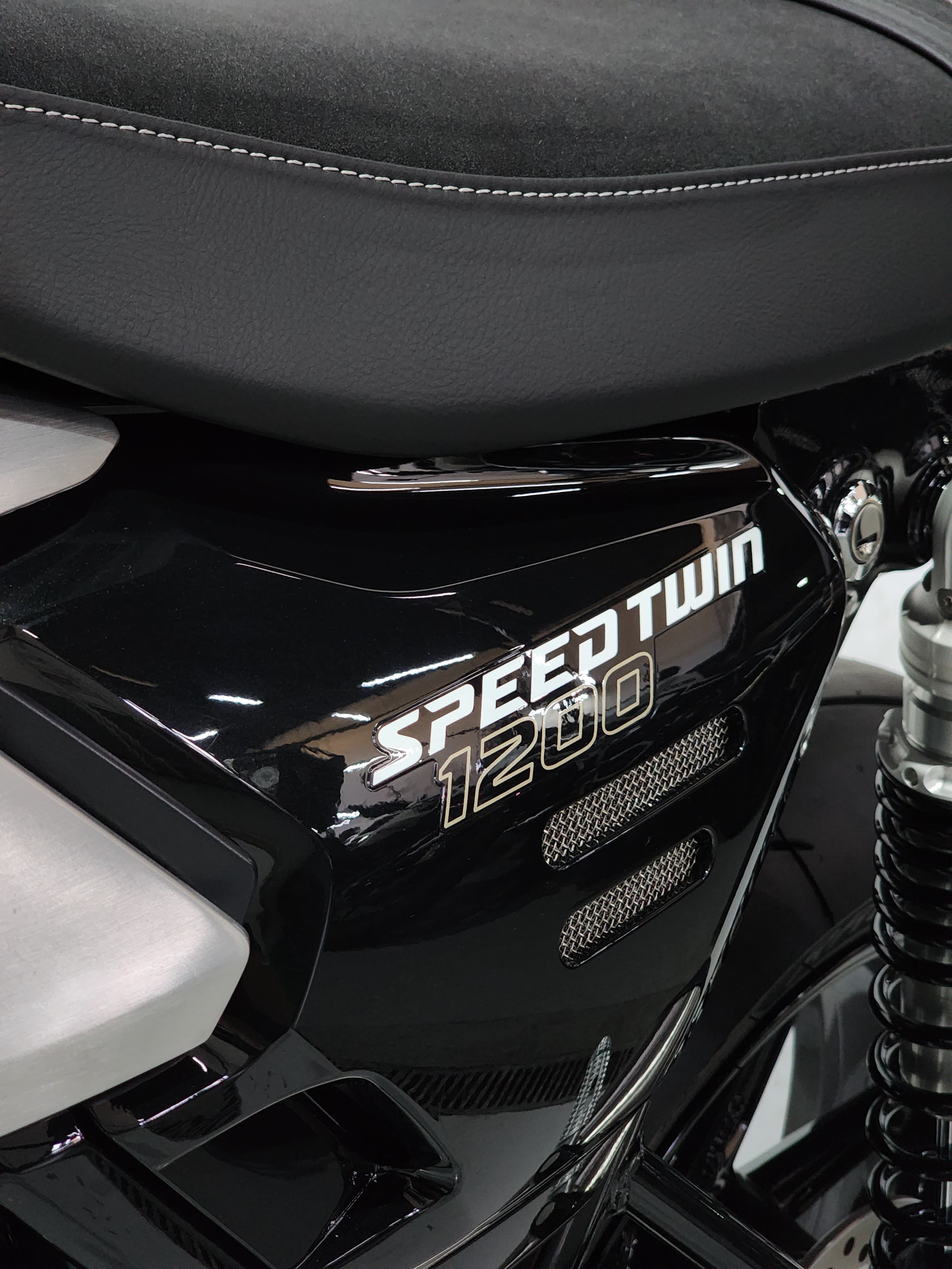 TRIUMPH-SPEED-Speed Twin 1200cc