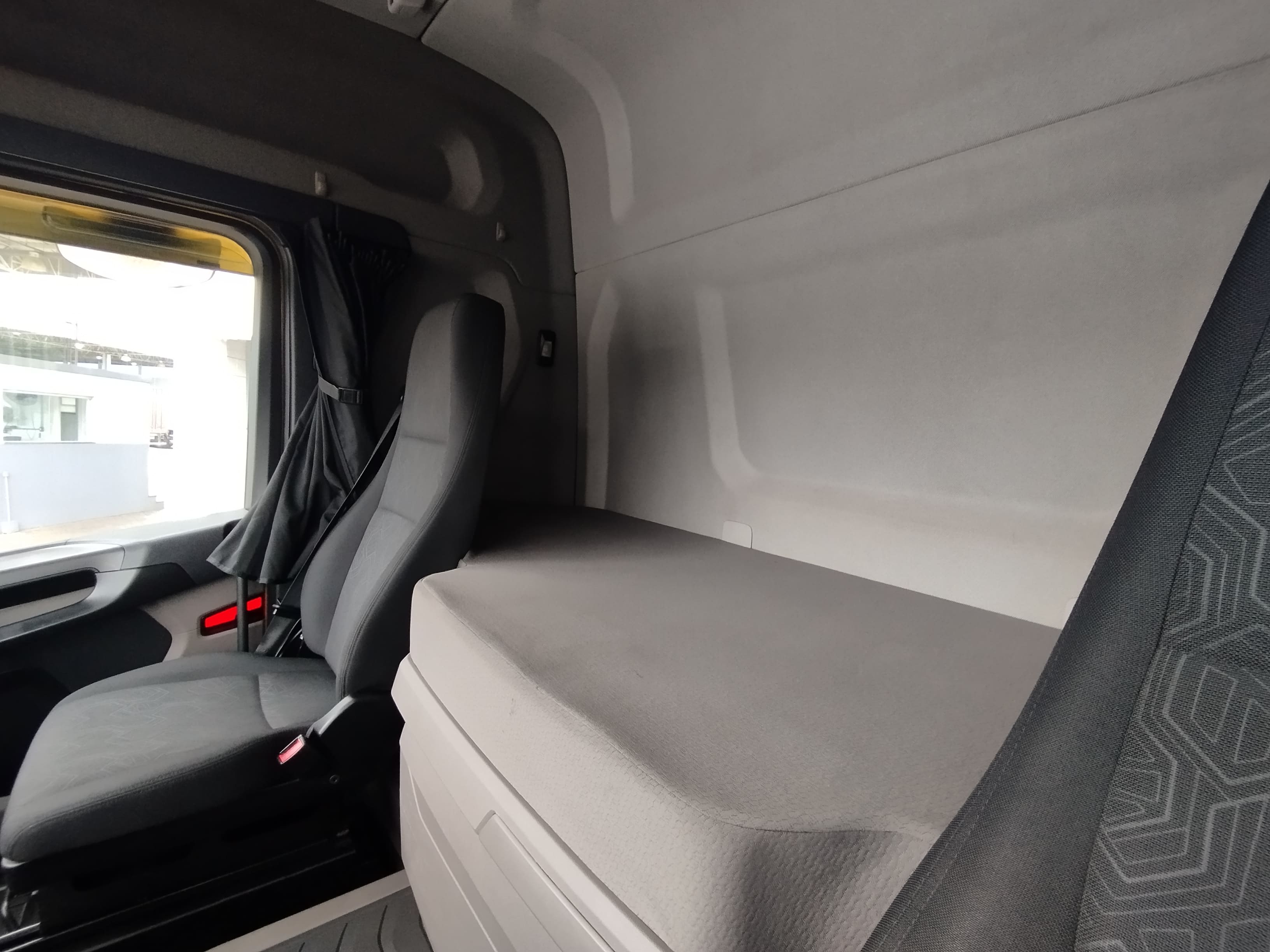 SCANIA-R-540-R-540 A 6x4 2p (diesel)(E5)