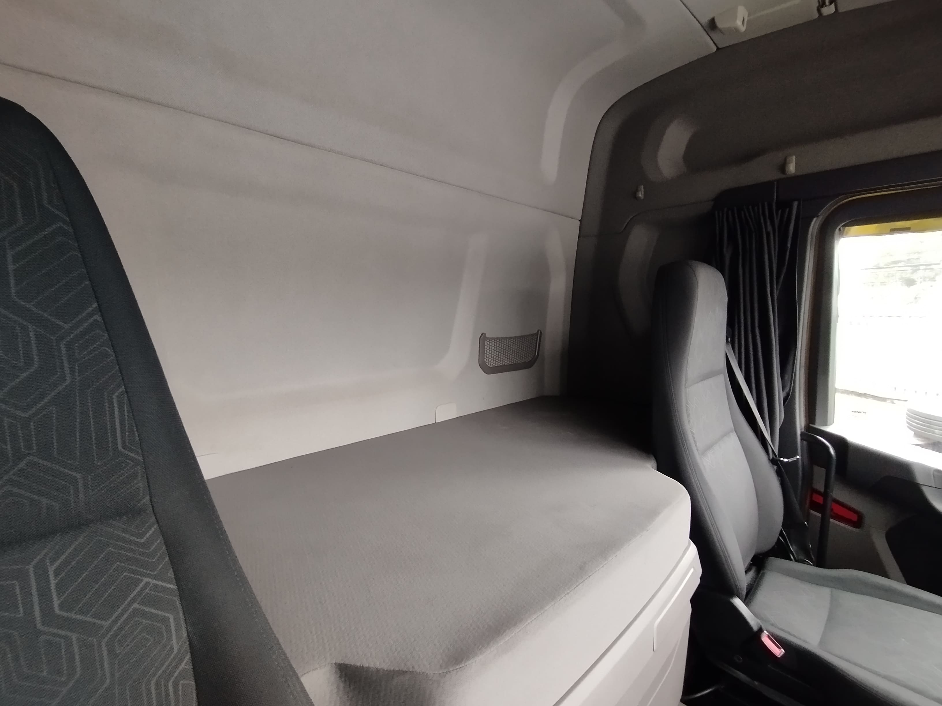 SCANIA-R-540-R-540 A 6x4 2p (diesel)(E5)