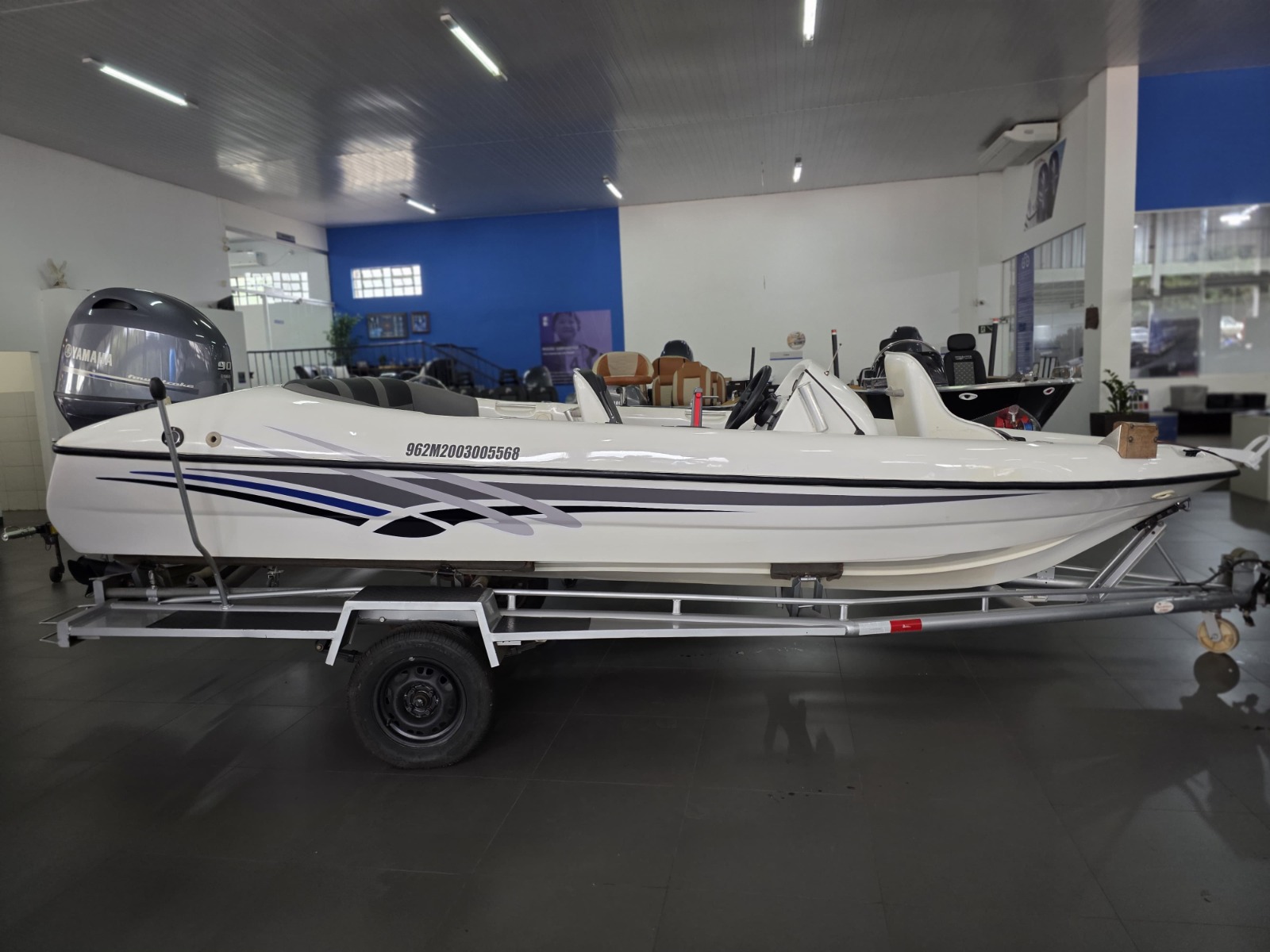 Embarcação Tropical 175 com Motor Yamaha 90HP