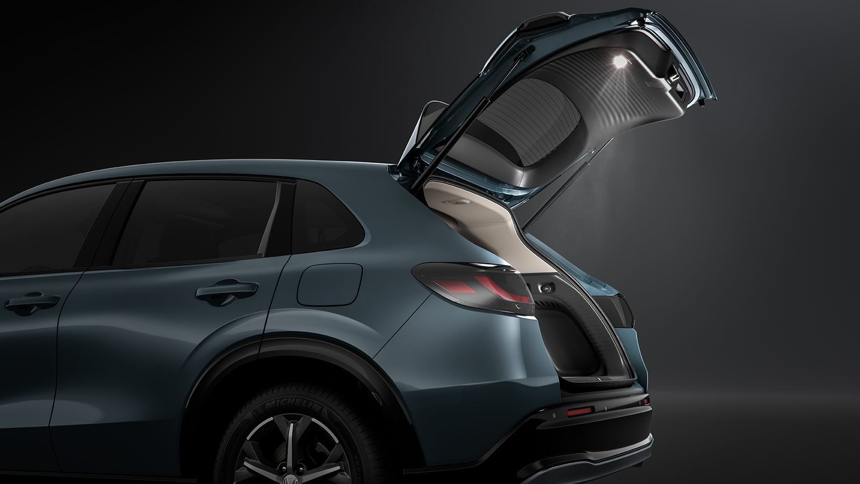 ILUMINAÇÃO EXTERNA DE PORTA-MALAS (ZR-V)