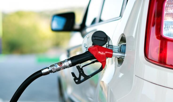 Como identificar sinais de combustível adulterado