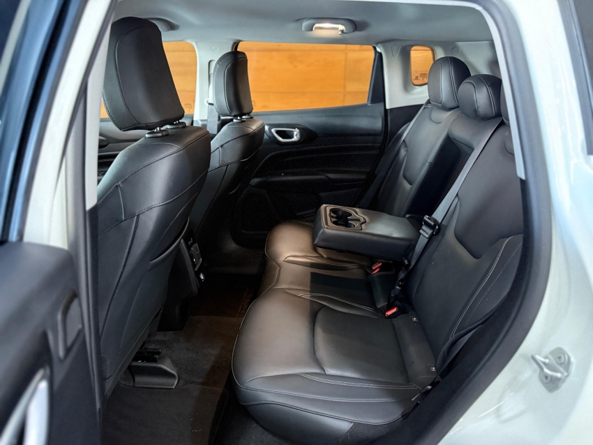 Jeep-COMPASS-1.3 T270 TURBO FLEX LONGITUDE AT6