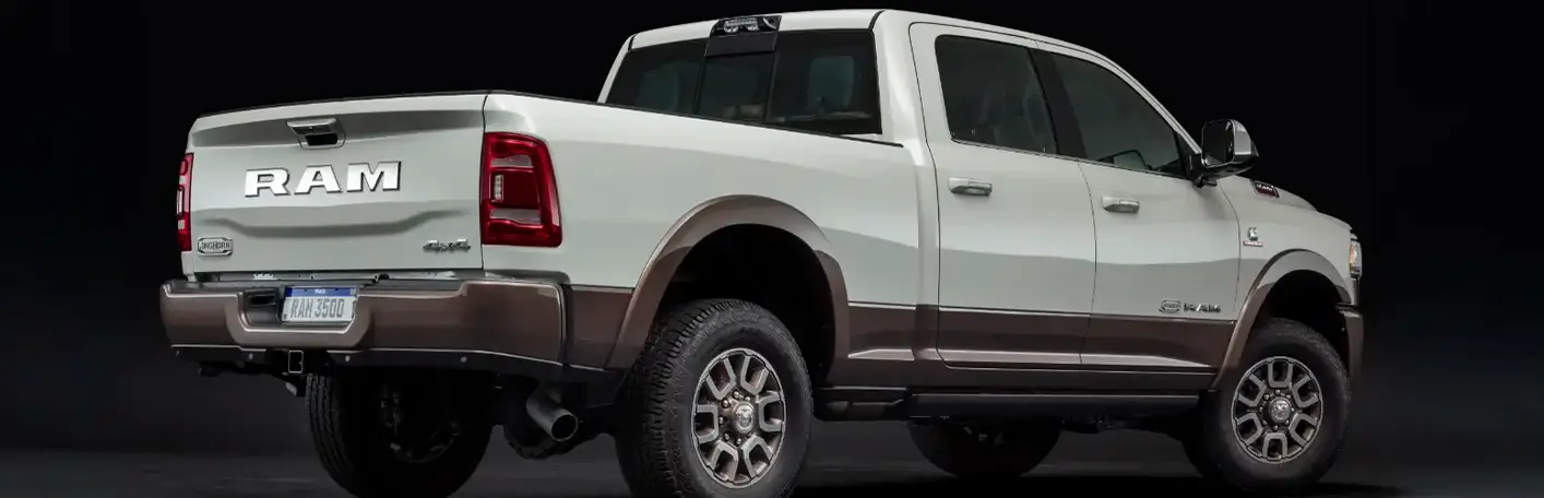 SUSPENSÃO TRASEIRA COM FEIXE DE MOLA