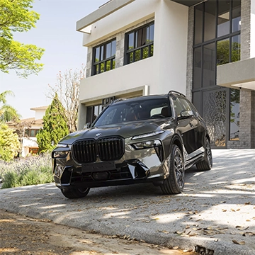 O BMW X7.