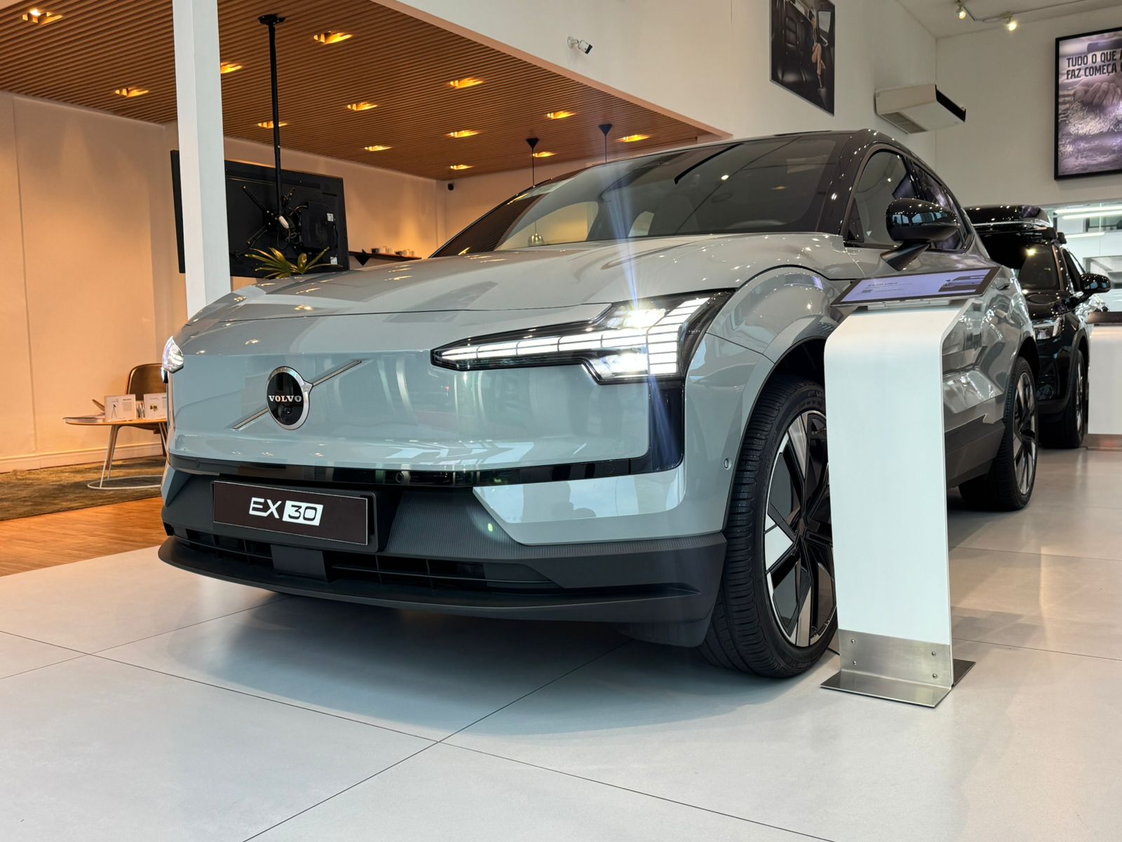 EX30 E60 Ultra (Elétrico)