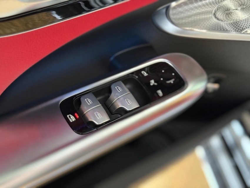 Mercedes-Benz-C 300-2.0 EQ BOOST HÍBRIDO AMG LINE 9G-TRONIC