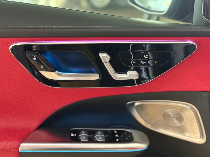 Mercedes-Benz-C 300-2.0 EQ BOOST HÍBRIDO AMG LINE 9G-TRONIC