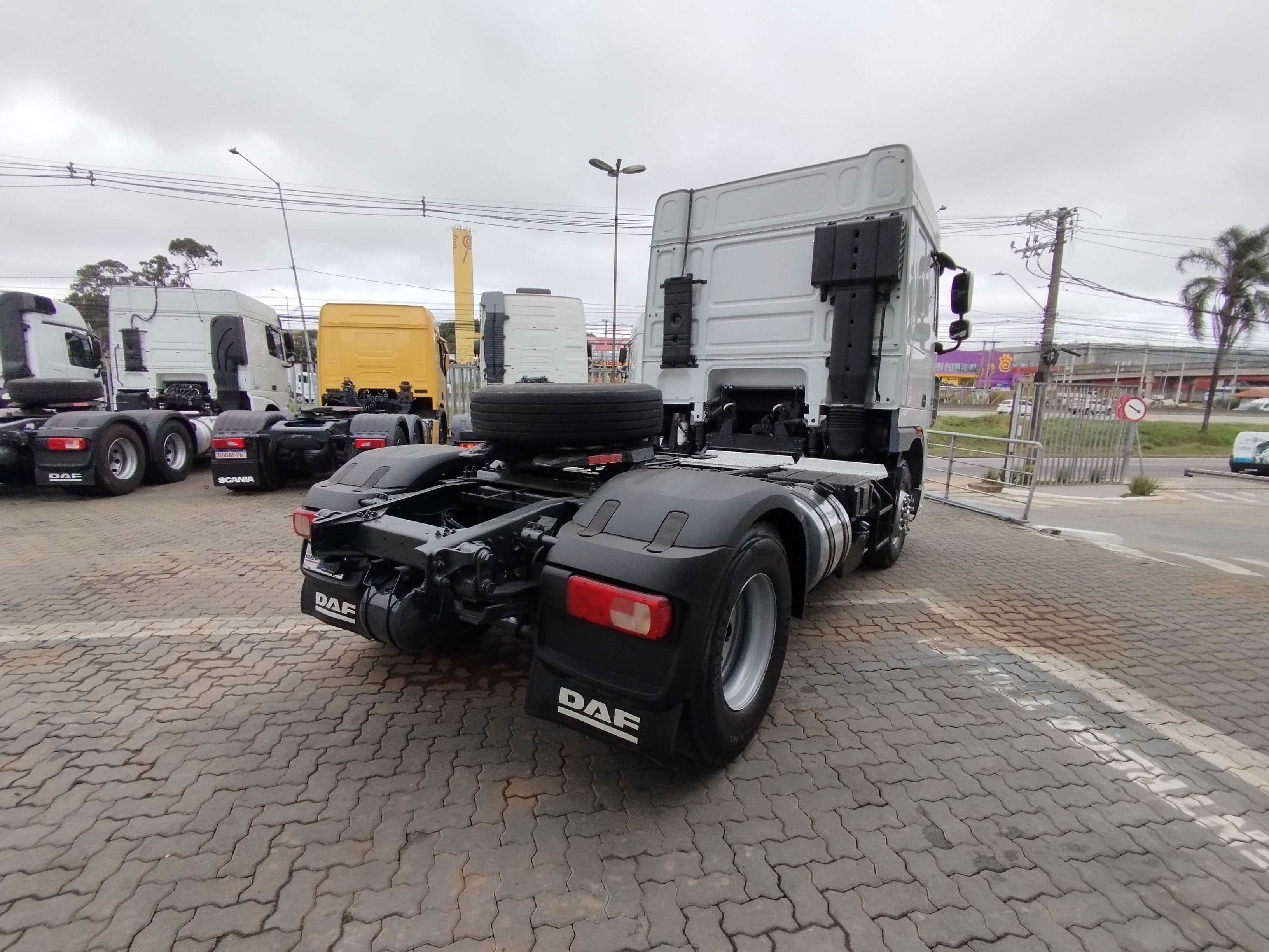 DAF-XF-XF 105 FT 460 4x2 (diesel)(E5)