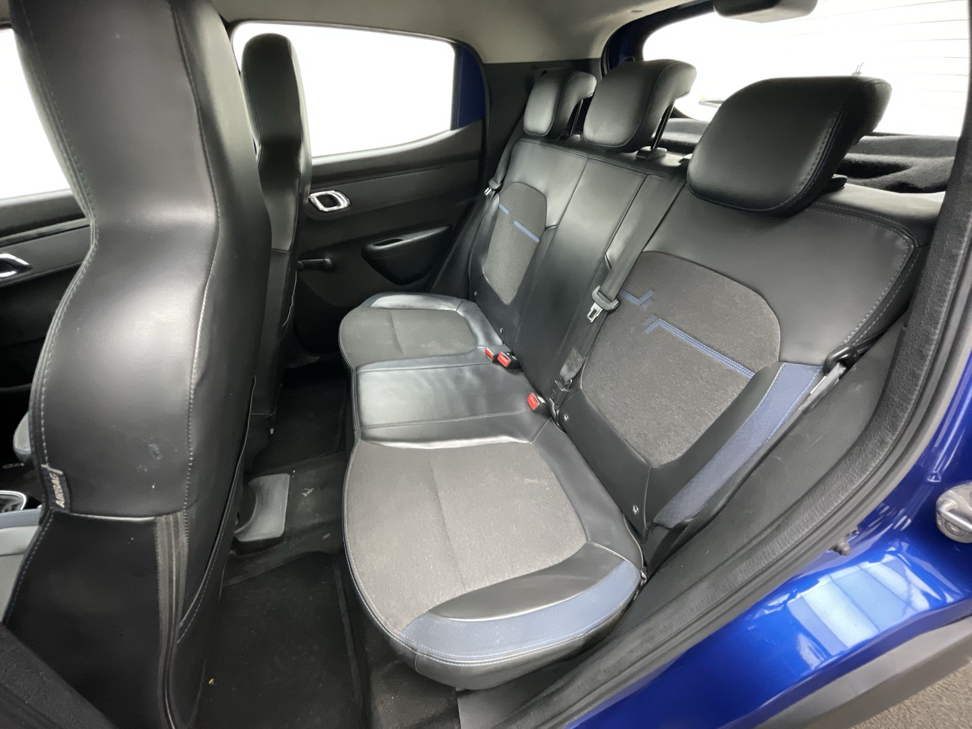 KWID Intense 1.0 Flex 12V 5p Mec.