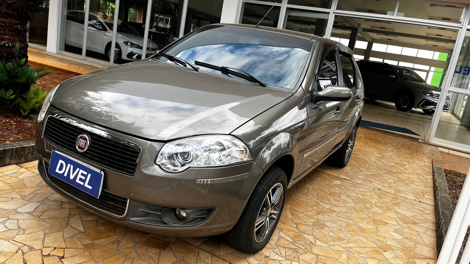 Palio ELX 1.0 Fire/30 Anos F. Flex 8V 4p