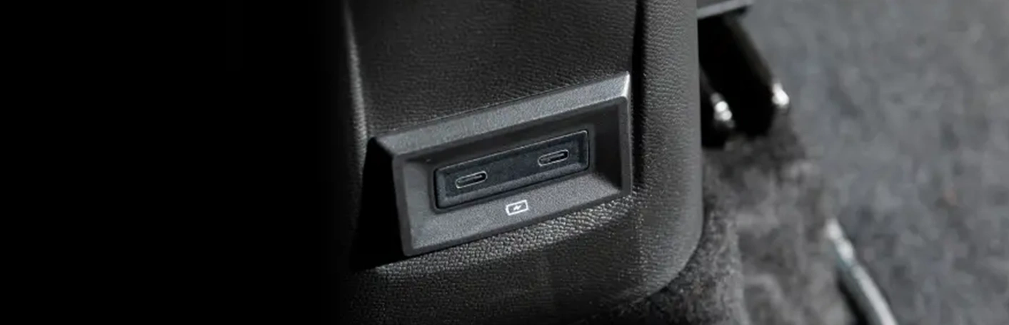 ENTRADAS USB-C NA 2ª E 3ª FILEIRAS