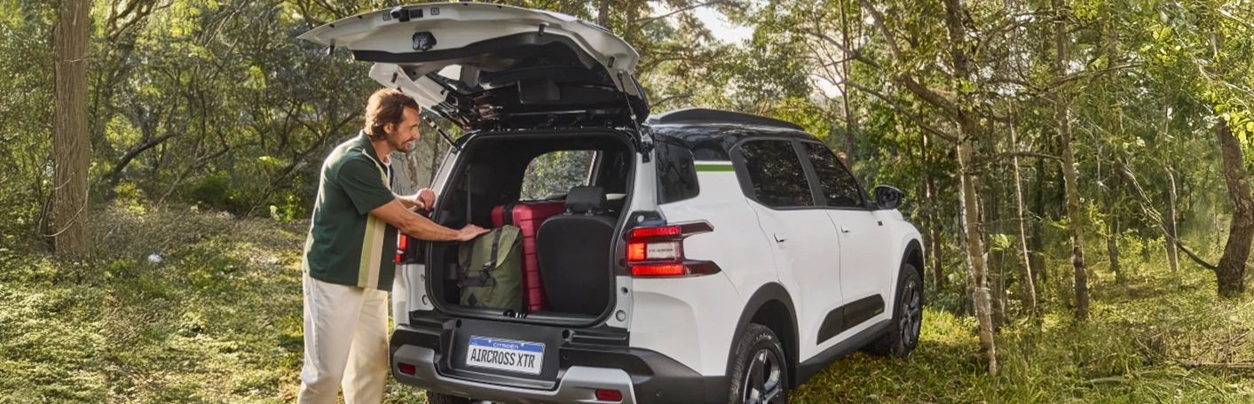 PORTA-MALAS DE 493 LITROS: O MAIOR DA CATEGORIA