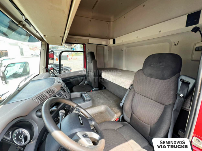 DAF-CF-CF FAS 300 6x2 Sleep. Cab Aut (Die)(E5)