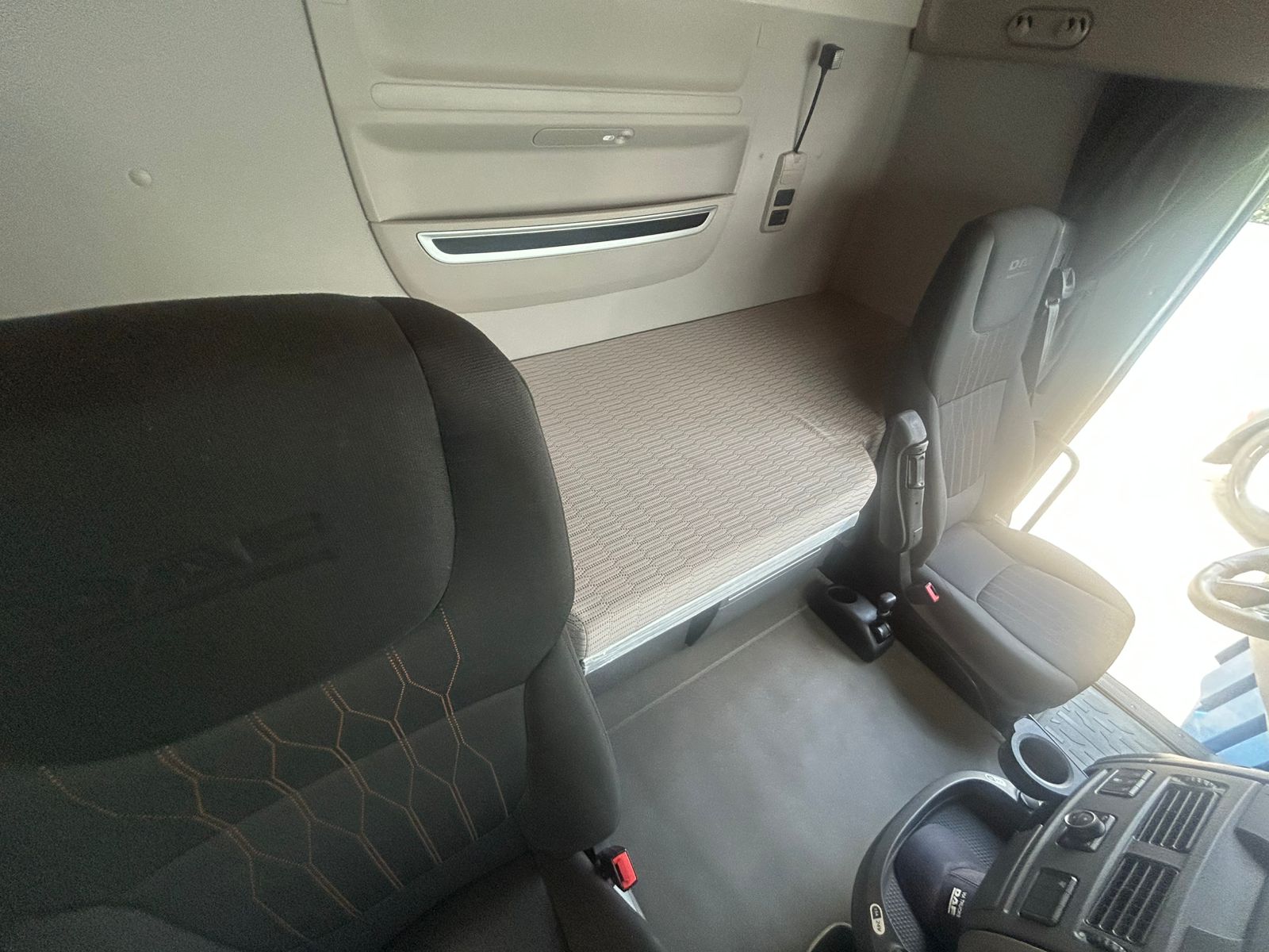 DAF-XF-XF FTS480 6x2 Super Space Cab (Die.)(E6)