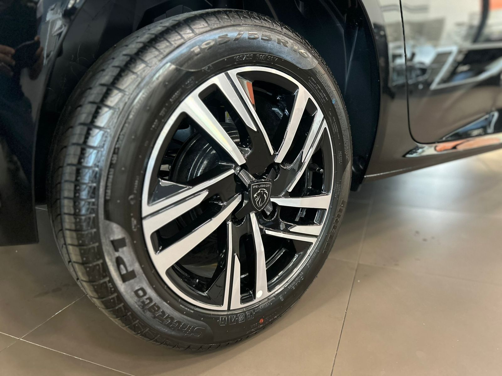 208 Allure 1.0 Turbo Flex 5p Aut.