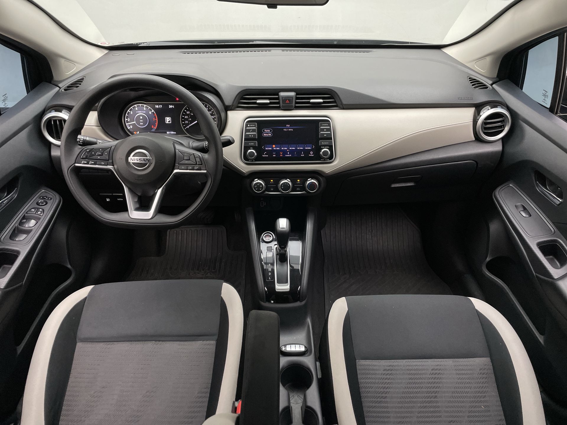 VERSA Advance 1.6 16V Flex Aut.