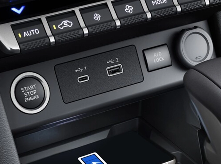 TOMADAS DE 12V E PORTAS USB