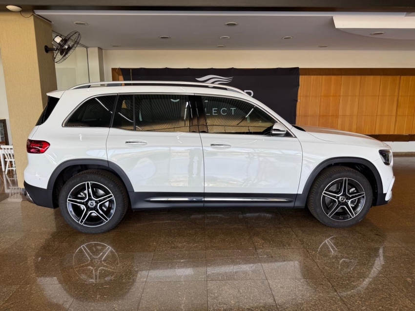 Mercedes-Benz-GLB 220-2.0 4M AMG LINE