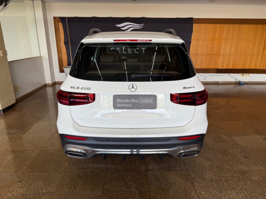 Mercedes-Benz-GLB 220-2.0 4M AMG LINE