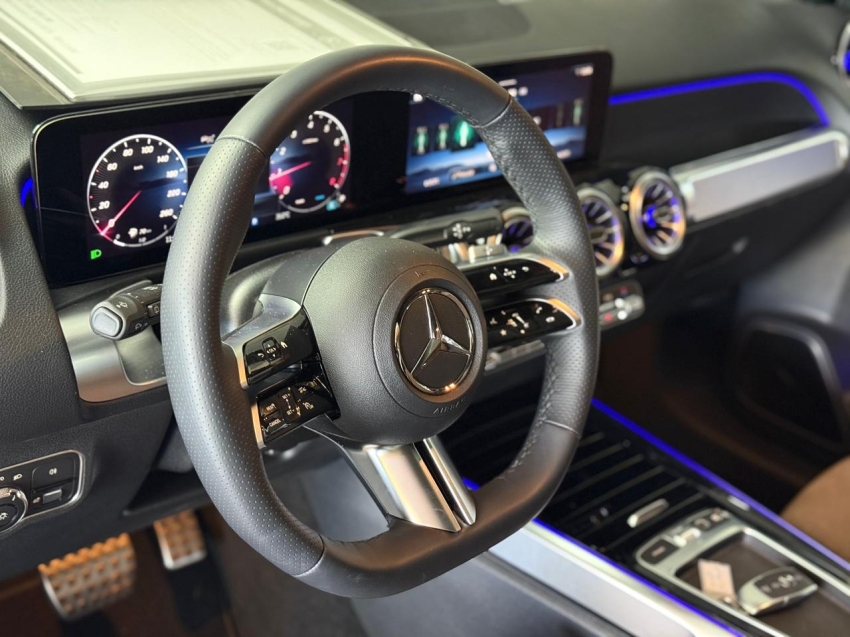 Mercedes-Benz-GLB 220-2.0 4M AMG LINE