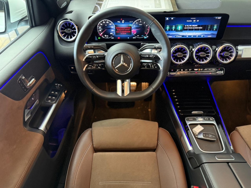 Mercedes-Benz-GLB 220-2.0 4M AMG LINE