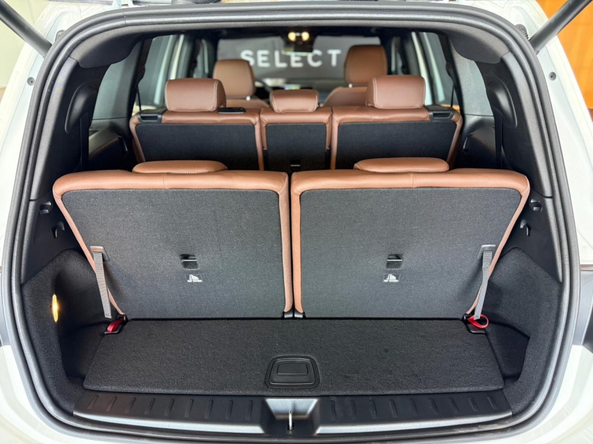 Mercedes-Benz-GLB 220-2.0 4M AMG LINE