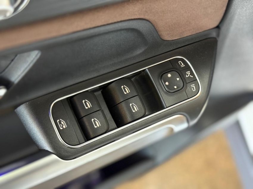 Mercedes-Benz-GLB 220-2.0 4M AMG LINE