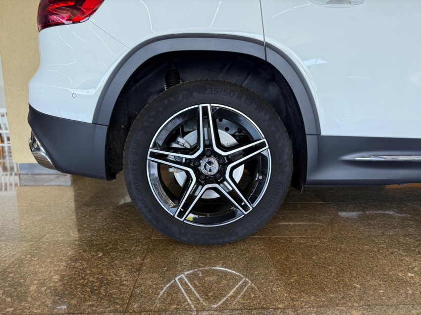 Mercedes-Benz-GLB 220-2.0 4M AMG LINE