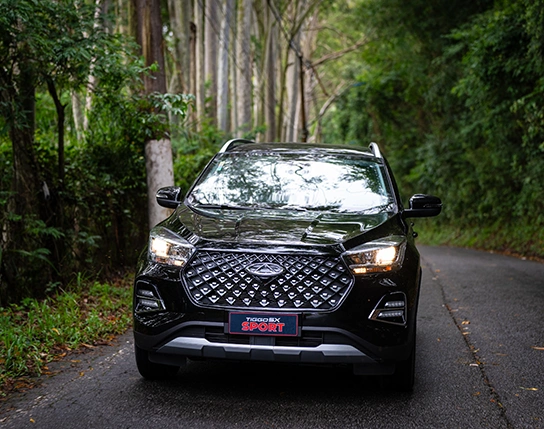 Faróis com design arrojado.