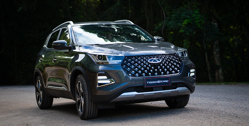 Grade com exclusivo design Diamond, com detalhes cromados.