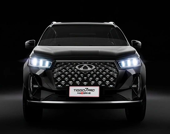 Faróis full LED com design arrojado.