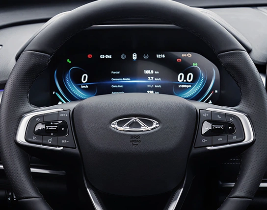 Direção elétrica com volante esportivo multifuncional.