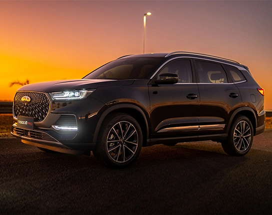 Novos faróis Full LED com ajuste elétrico.